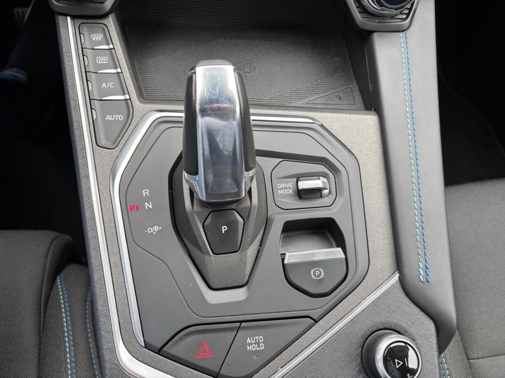Lynk & Co 01 1.5 261pk plug in hybrid, panodak, 360gr camera, adaptive cc, 