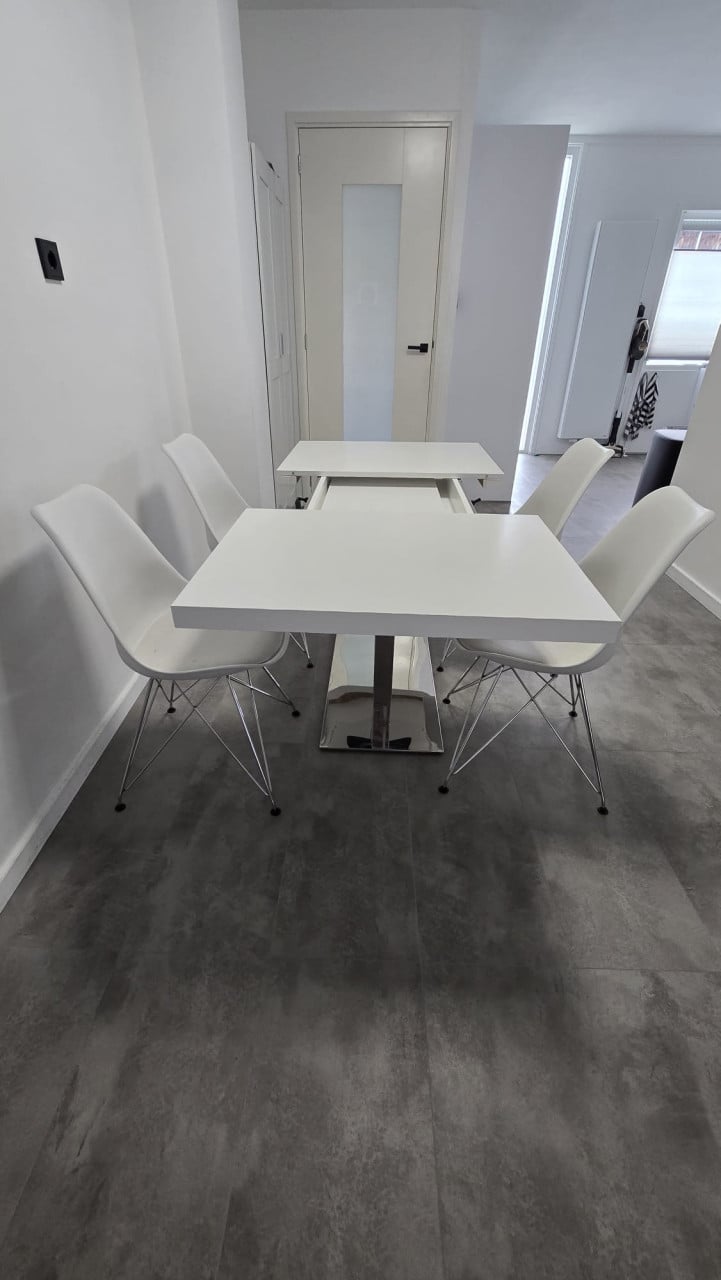 Eettafel + stoelen