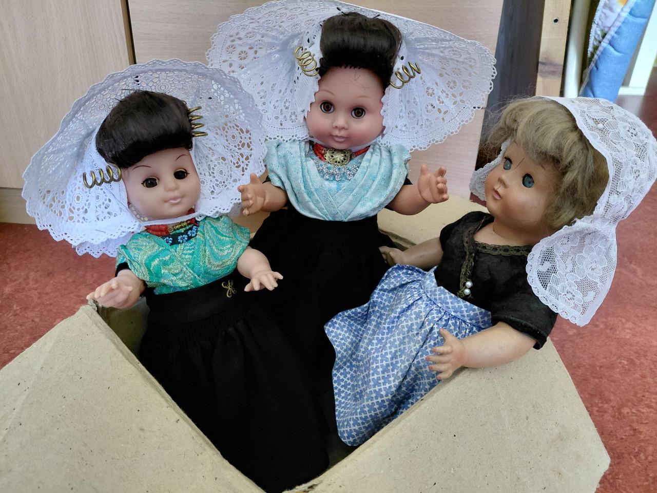 Prachtige Klederdracht-poppen. Walcheren, Arnemuiden en Zuid-Beveleland.