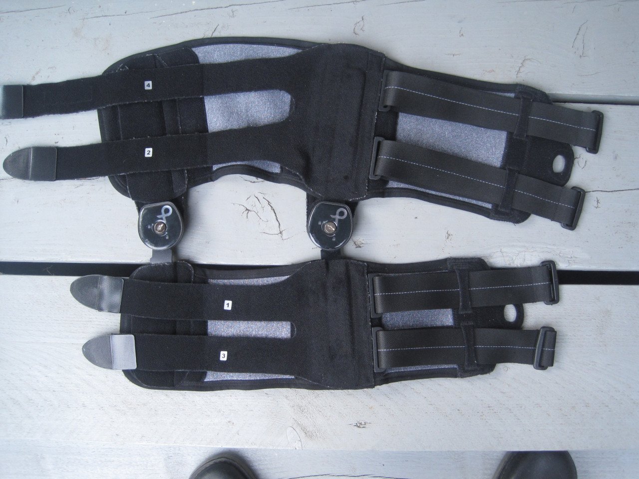 Kniebrace links