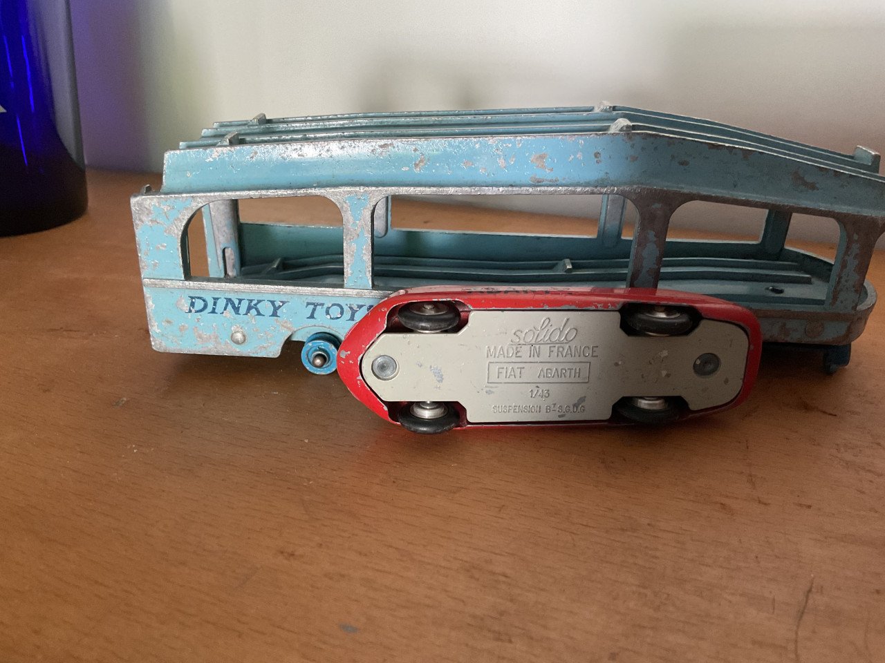 Dinky autotransporter en Fiat Abarth