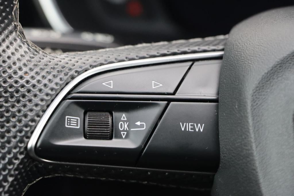 Audi Q3 45 tfsi e s edition 245pk s tronic | soh 90,3% |