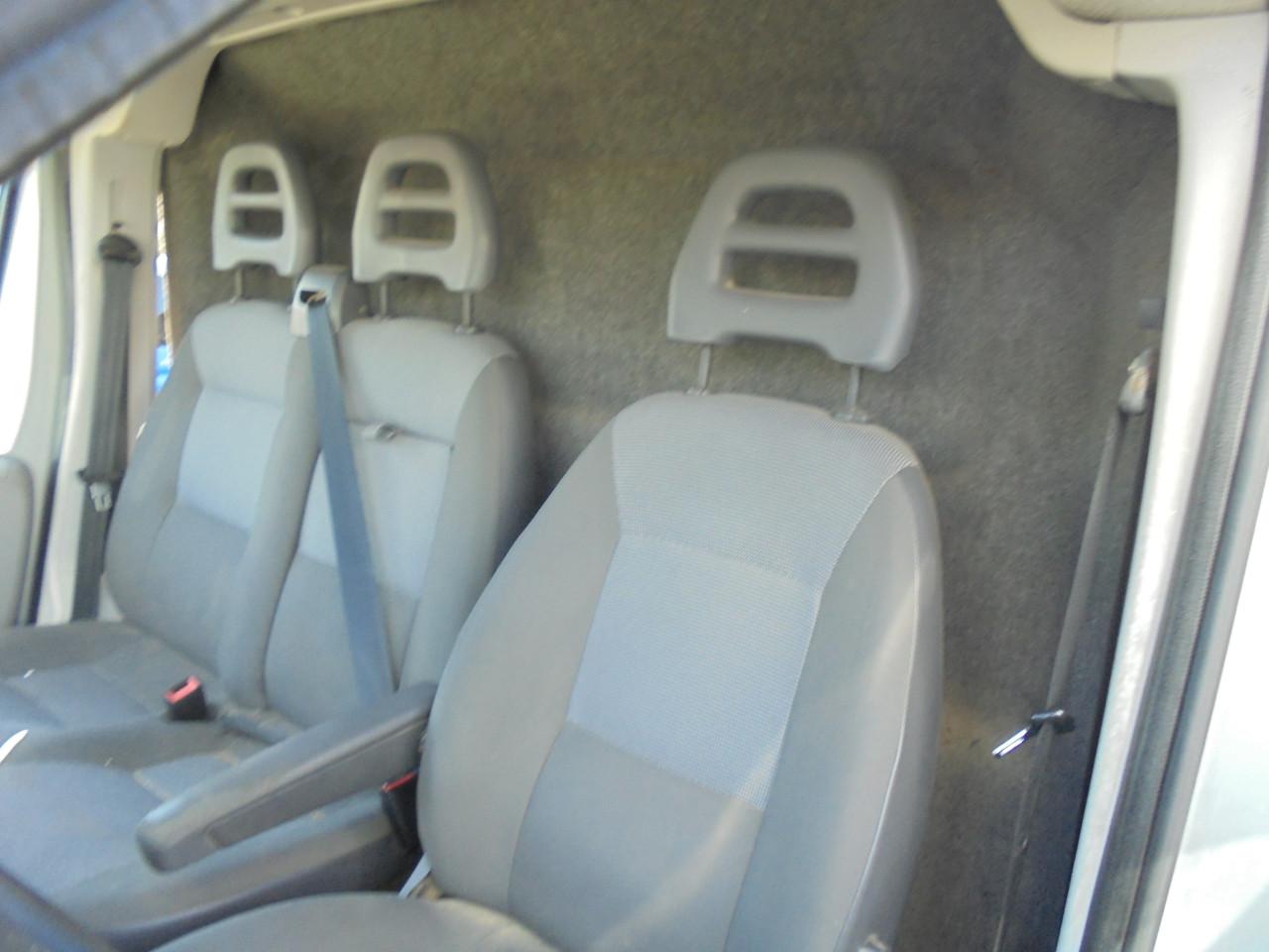 Peugeot Boxer 330 L1H1 uit 2010 Met motor schade ( rijd baar ) 224.651 Km