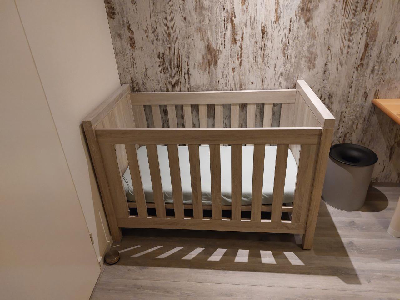 Comoleet baby/ peuter ledikant met toebehoren