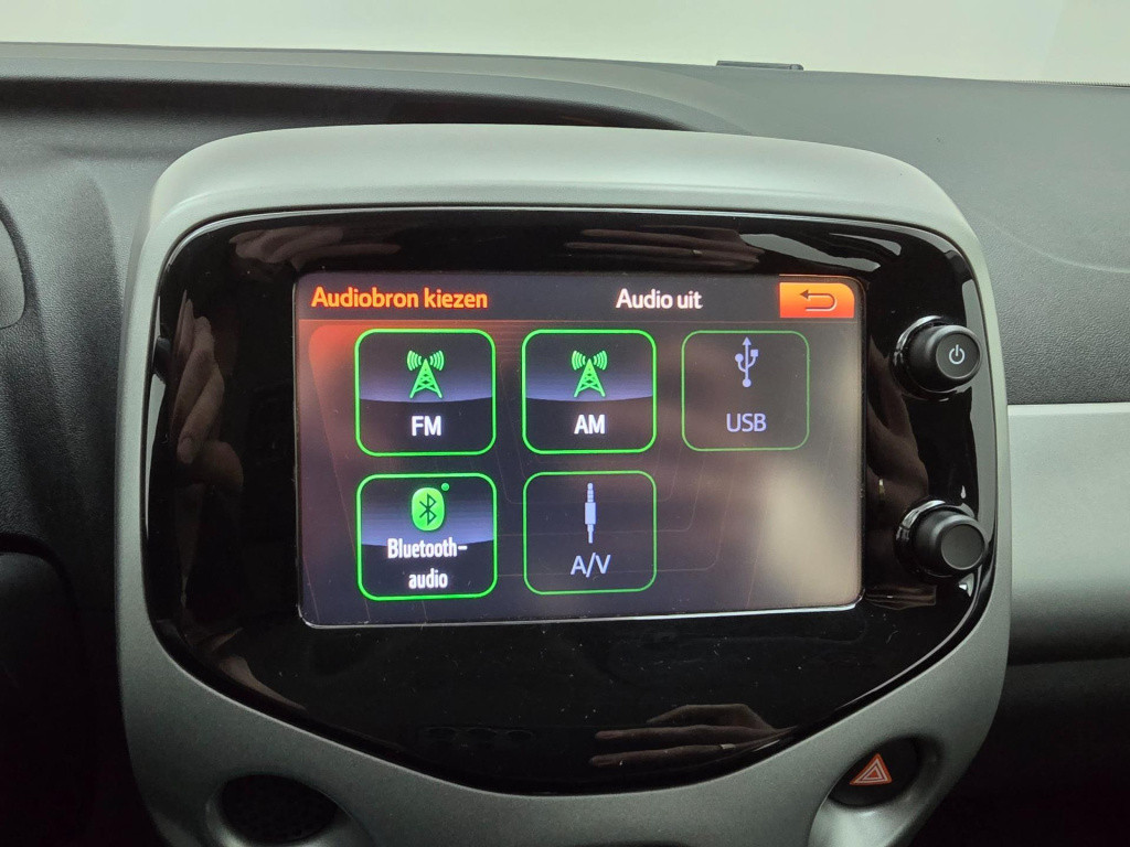 Toyota Aygo occasion met parkeercamera en weinig km | tweedehands toyota ay