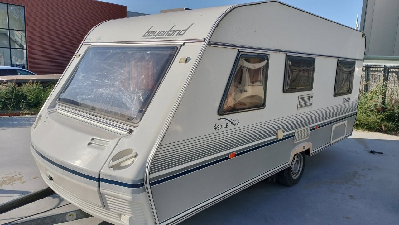 Beyerland 490 met mover en voortent