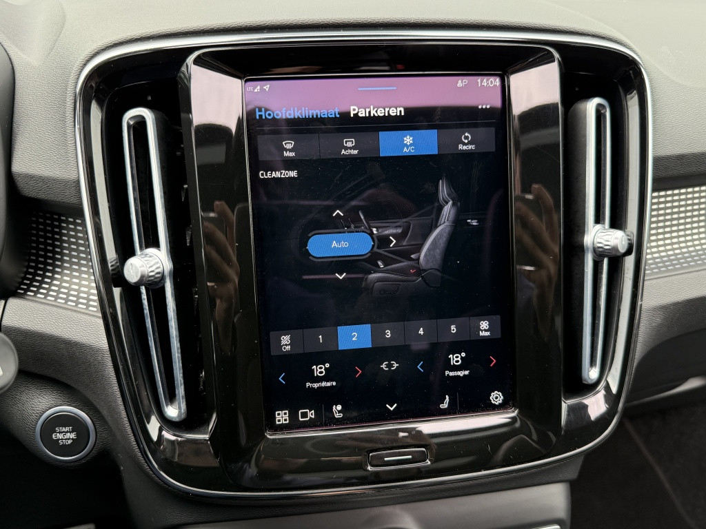 Volvo XC40 b3 163pk ultimate dark| adap.cruise| panodak| camera| elek.stoel