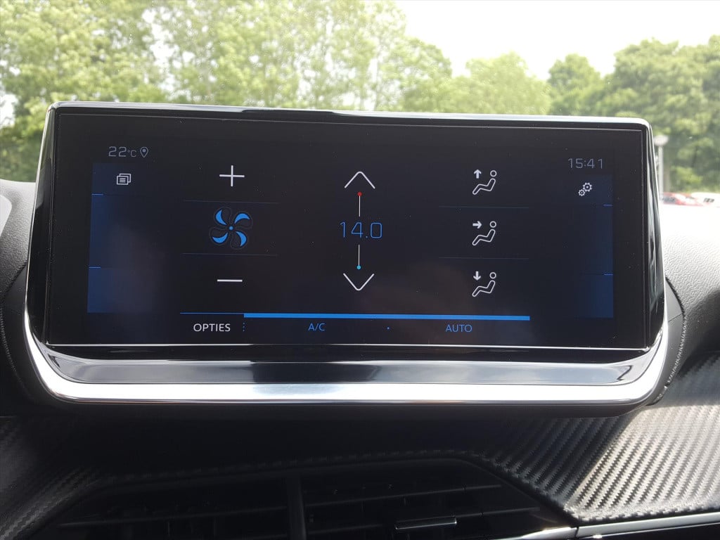 Peugeot 2008 1.2 puretech 100pk allure navigatie | trekhaak | cruise & clim
