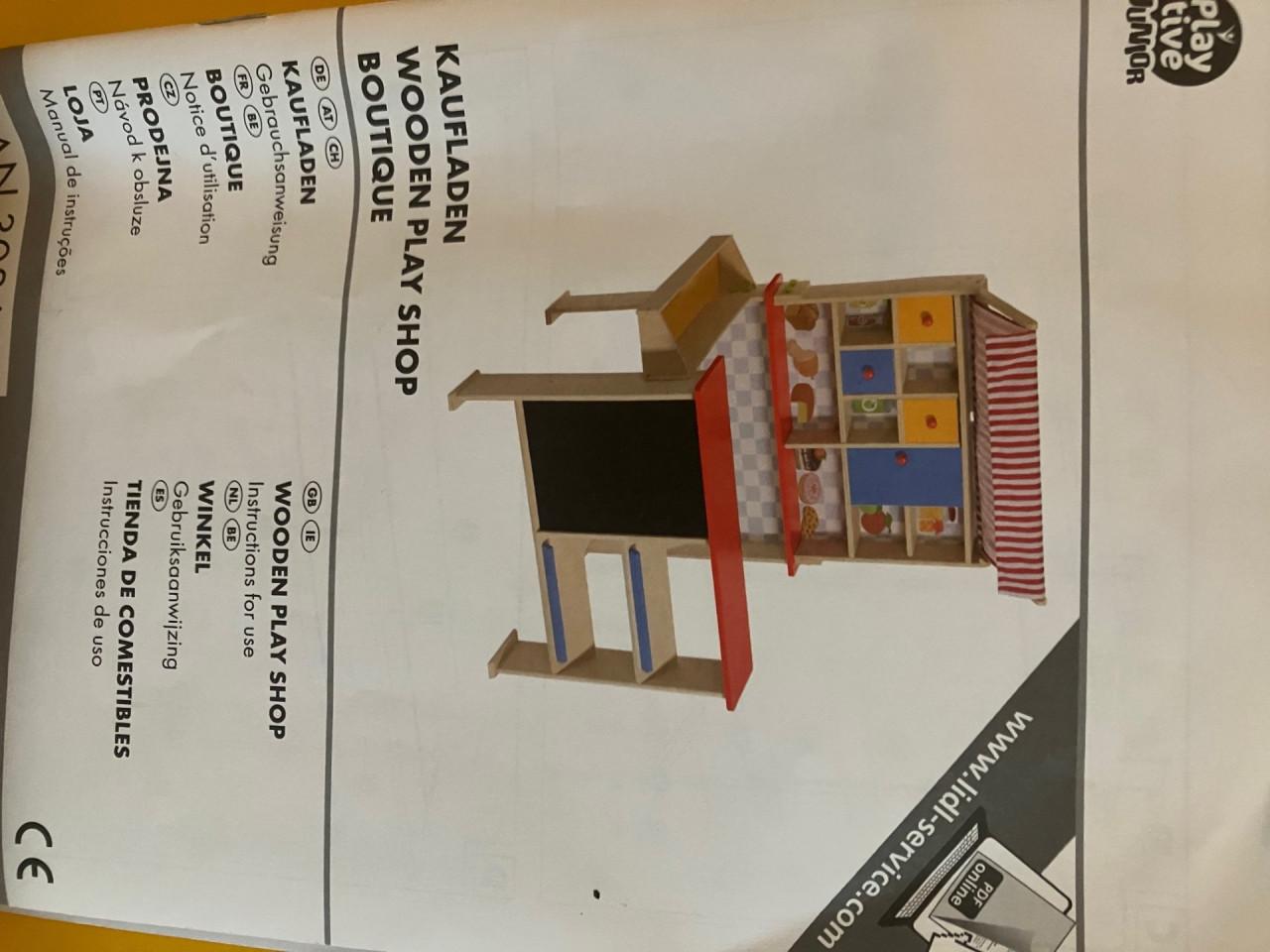 Winkeltje incl. boodschappen, mandjes, weegschaal en kassa