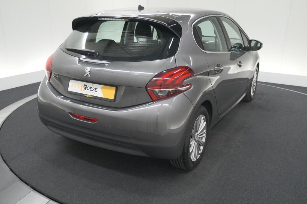 Peugeot 208 puretech 82 blue lease allure | parkeersensoren | climate contr