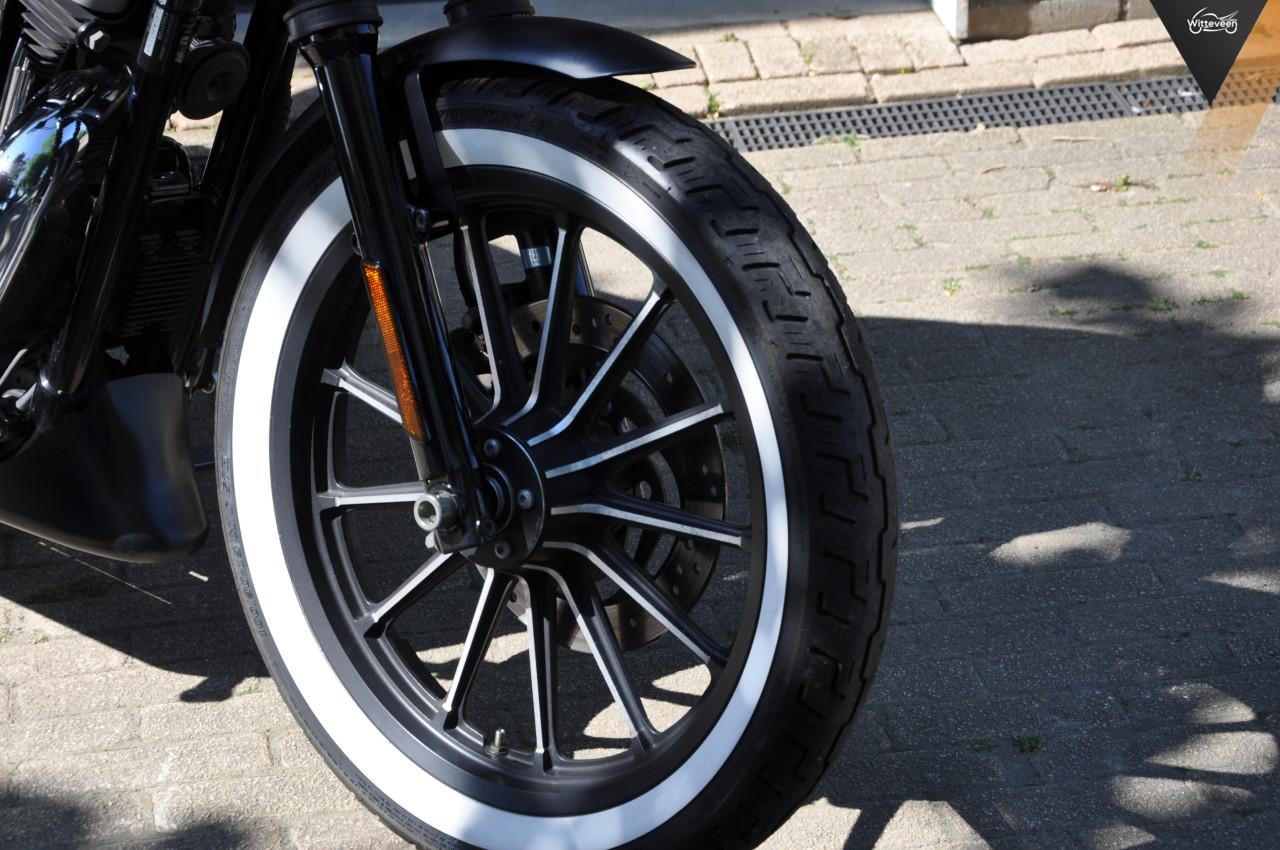 Harley Davidson XL 883N Sportster Iron