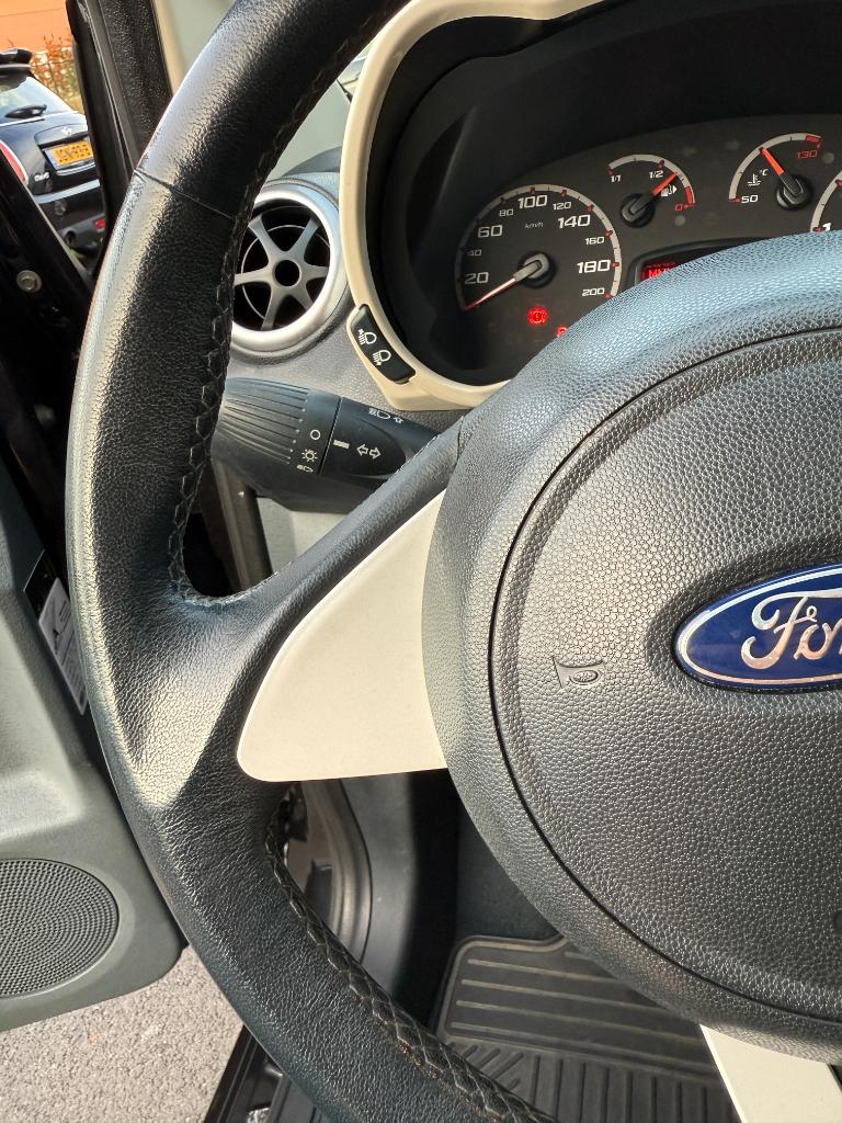 Ford KA 1.2 titanium - full option - lage kmstand