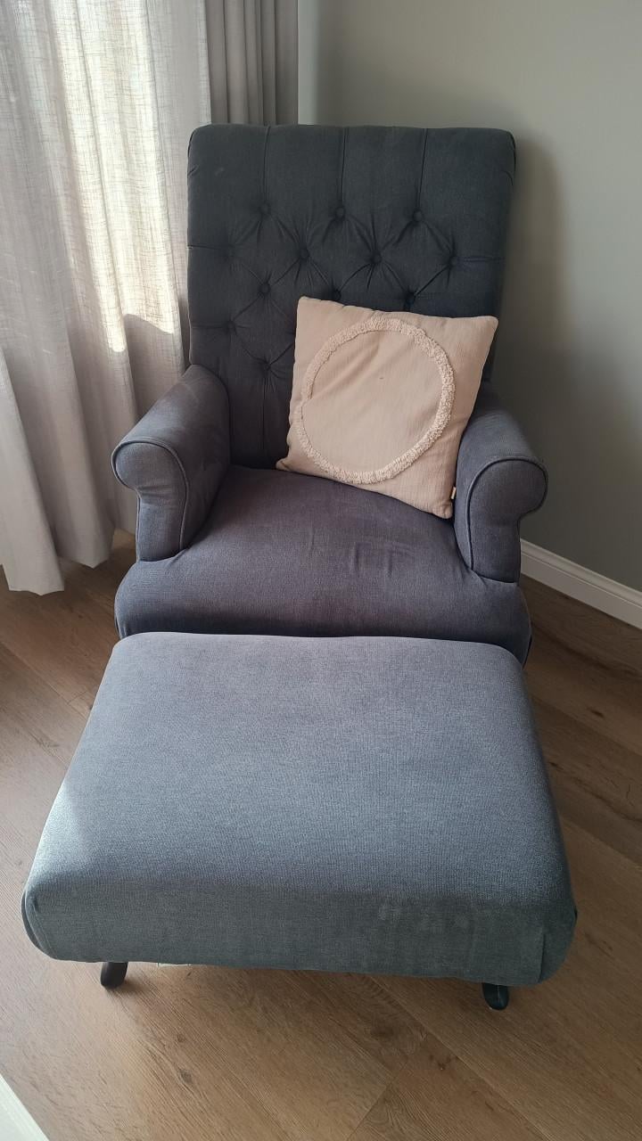 Grijze landelijke fauteuil