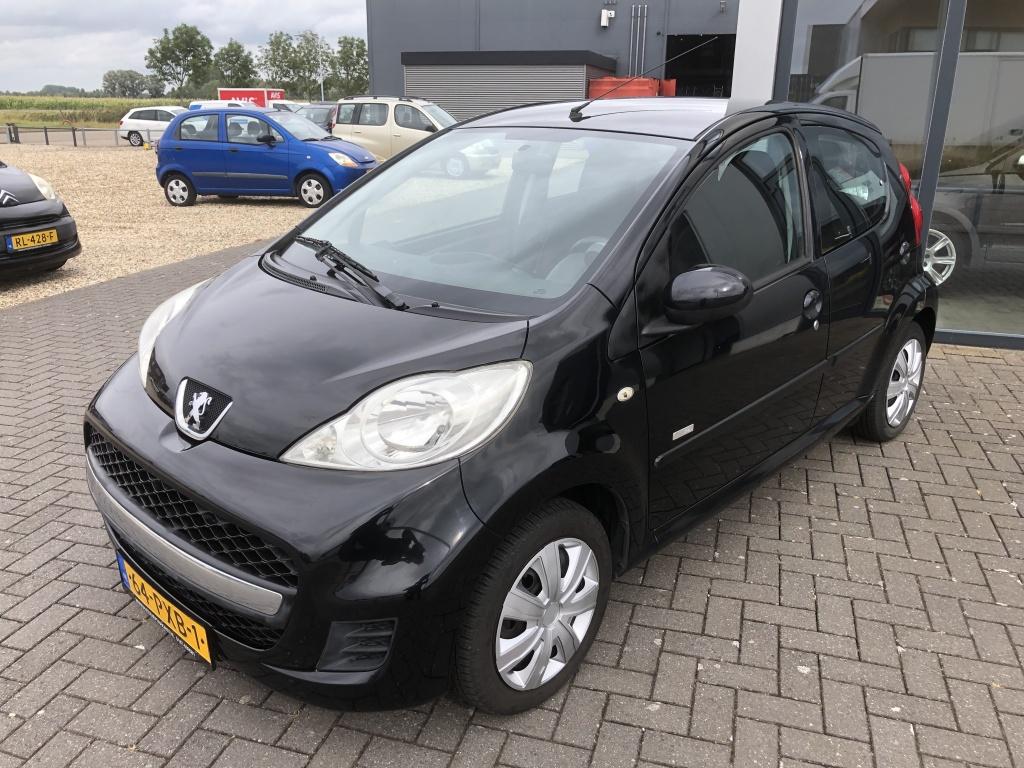 Peugeot 107 1.0-12v millesim 200