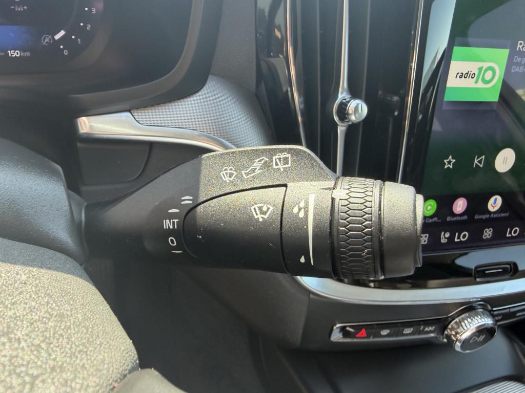 Volvo V60 2.0 b4 plus dark