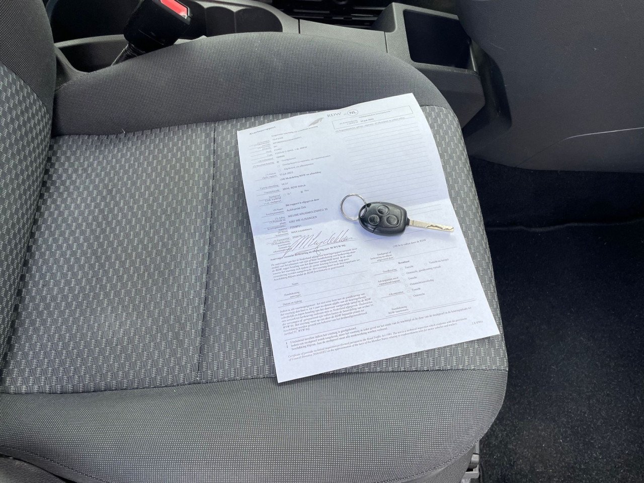 TE KOOP FORD FOCUS 1.8 16V MET RUIME KOFFERBAK VOL JAAR APK BIJ AFLEVERING