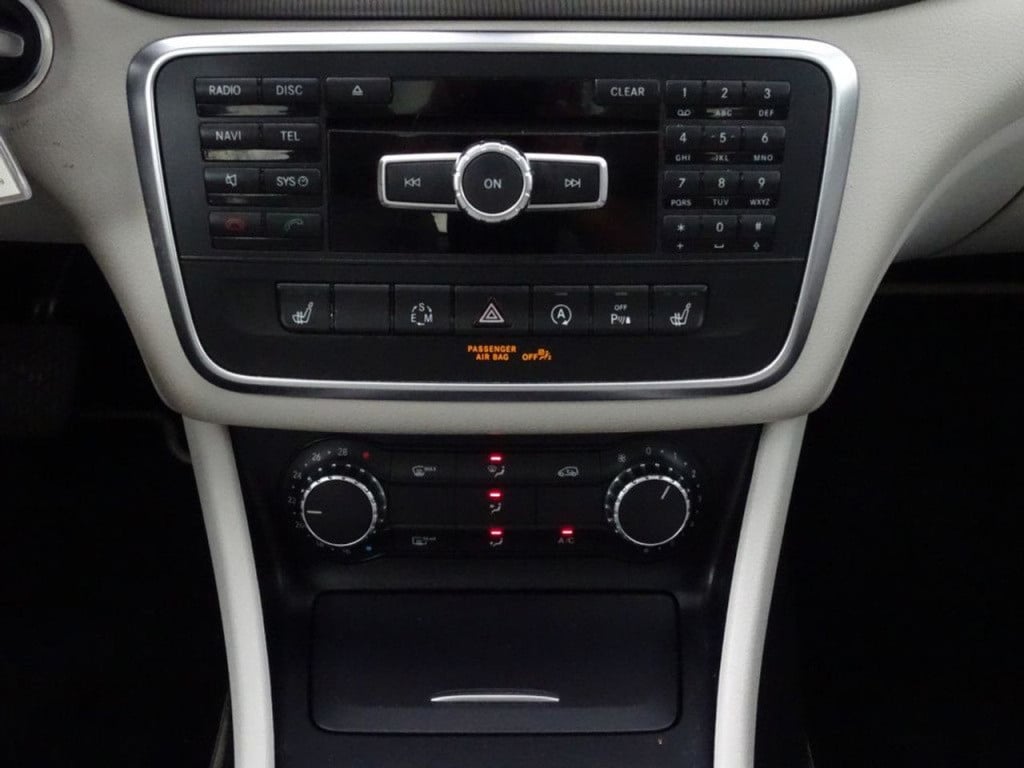 Mercedes-Benz Gla-klasse 200 prestige automaat | led | pano | el. koffer