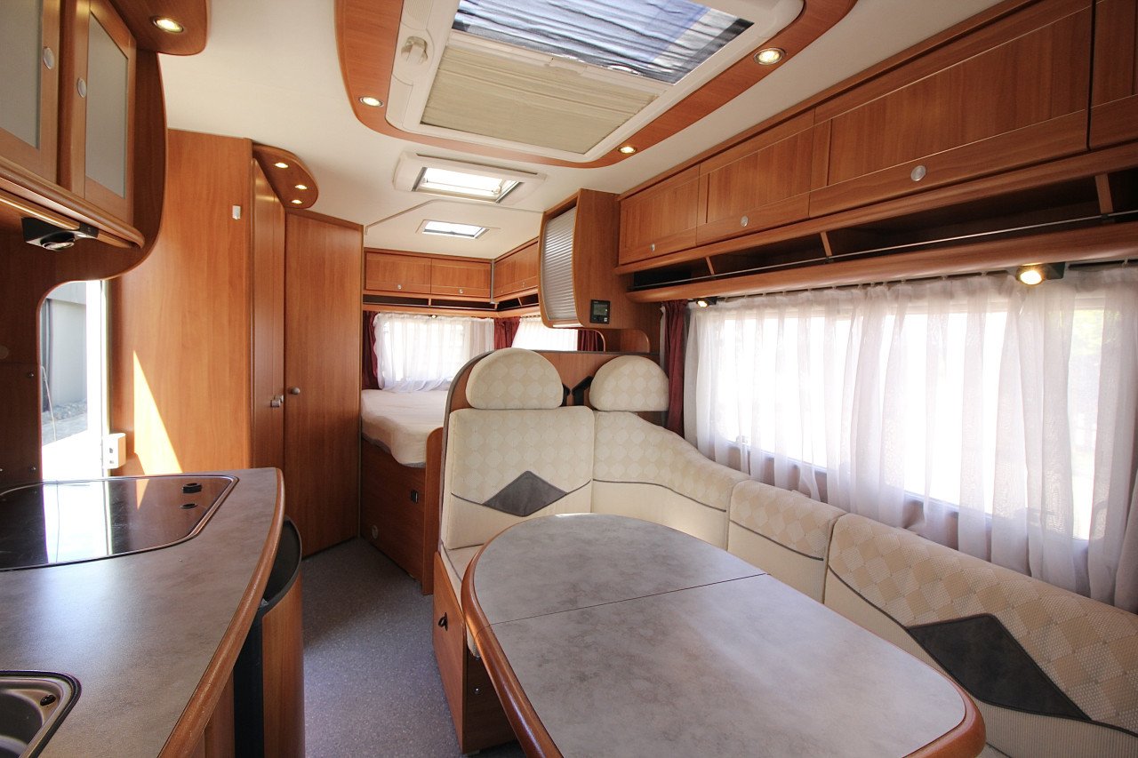 Dethleffs Advantage T6541 Vast bed, veel binnen-en kastruimte, zéér netjes