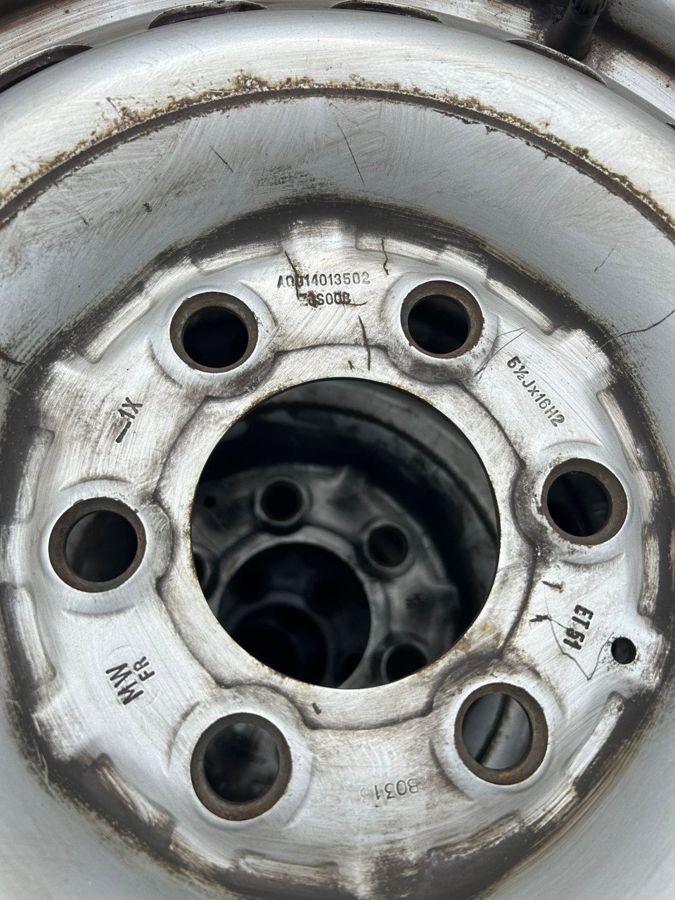 MW FR STALEN VELGEN MET MICHELIN AGILIS BUSBANDEN