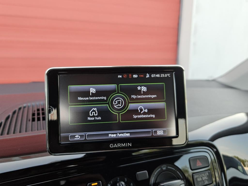 Volkswagen UP! 1.0 move | radio | navi | rijklaar inclusief 1 jaar bovag ga