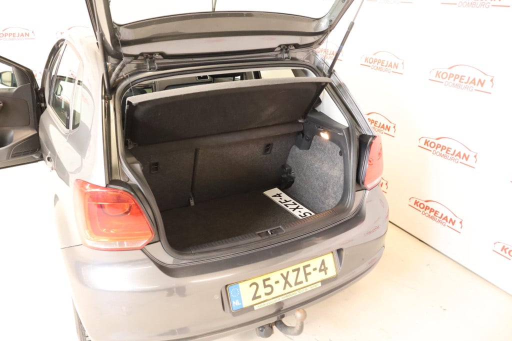 Volkswagen Polo 1.4-16v highline, pdc achter, trekhaak, el ramen, nw distri