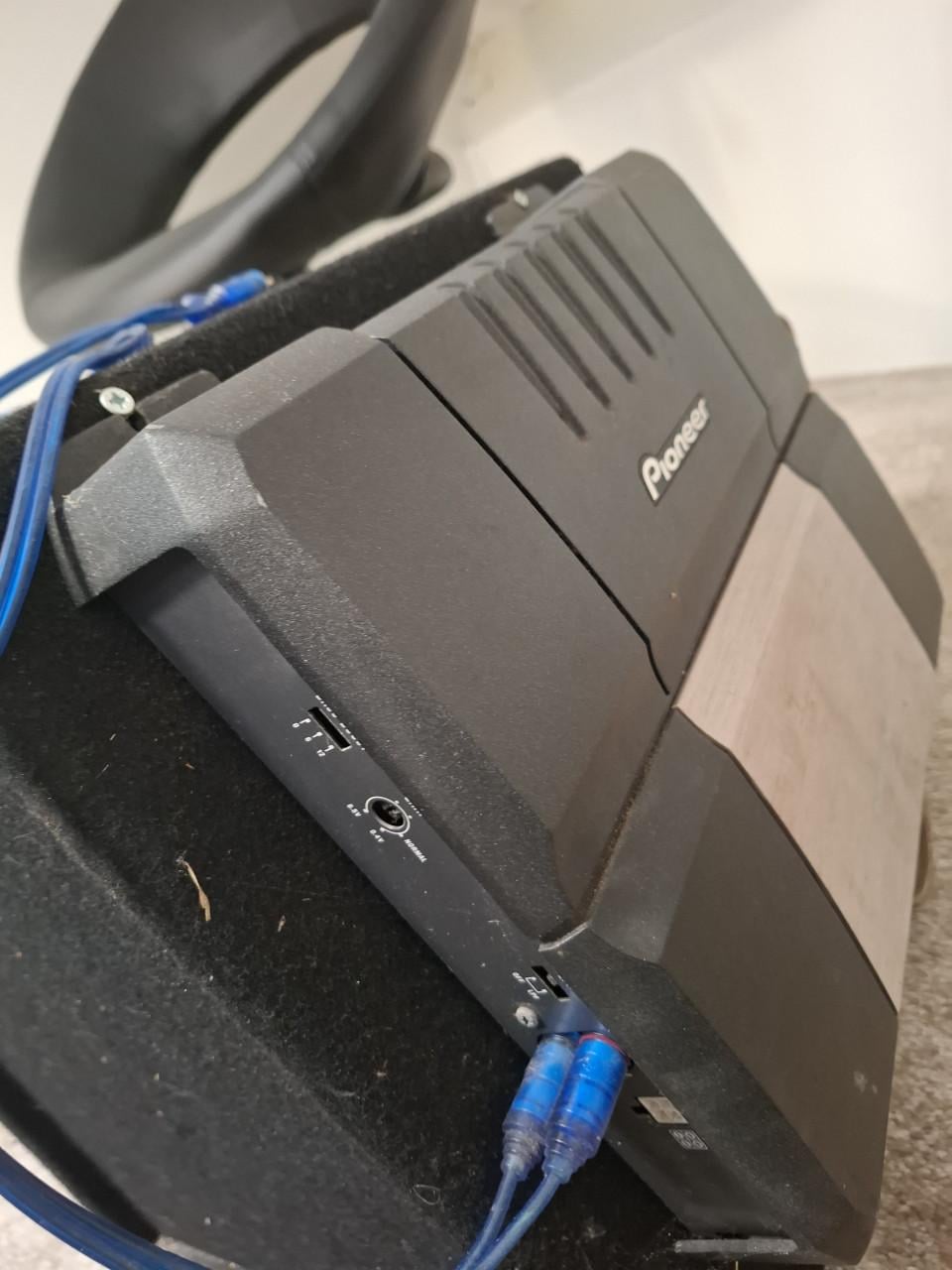 Pioneer subwoofer met versterker