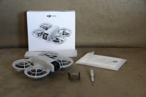 DJI Neo drone