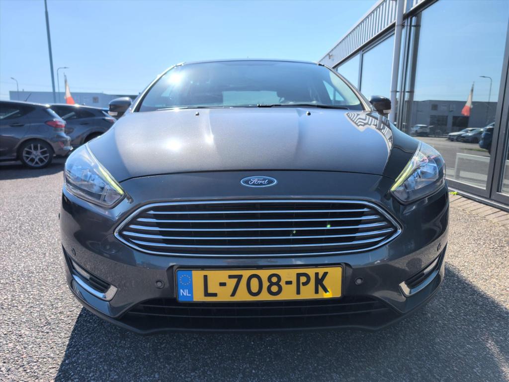 Ford Focus 1.0 ecoboost 5-deurs titanium | carplay | trekhaak | nwe distrib