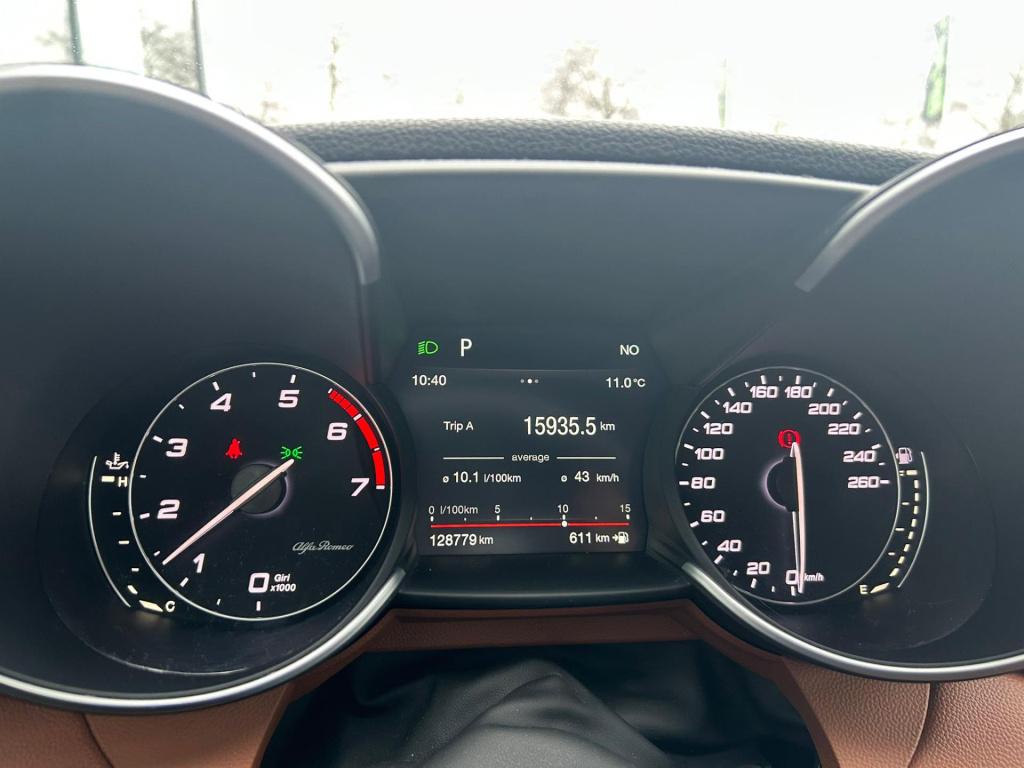 Alfa Romeo Giulia 2.0t * veloce pack * stoel + stuur verwarming * leder