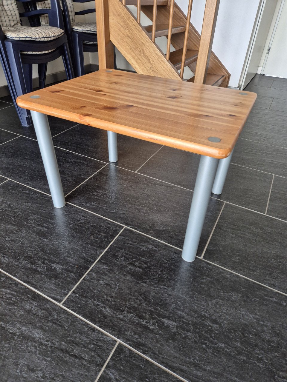 Te koop, tafeltje.
