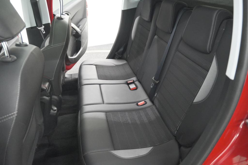 Peugeot 2008 1.2 puretech blue lease executive | all season banden | panora