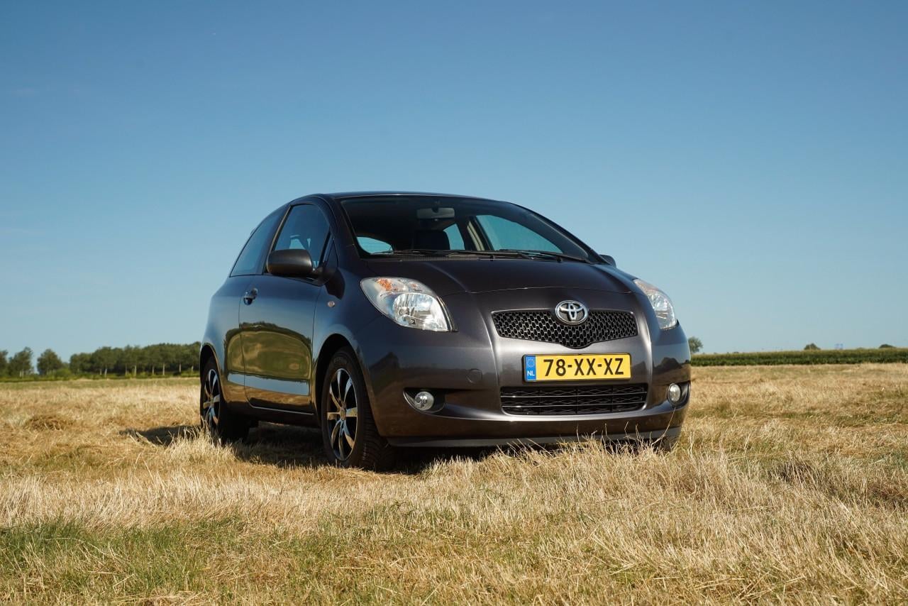 Toyota YARIS 1.3 VVTI SOL MMT/ Leder / Trekhaak / Automaat / Cruise control