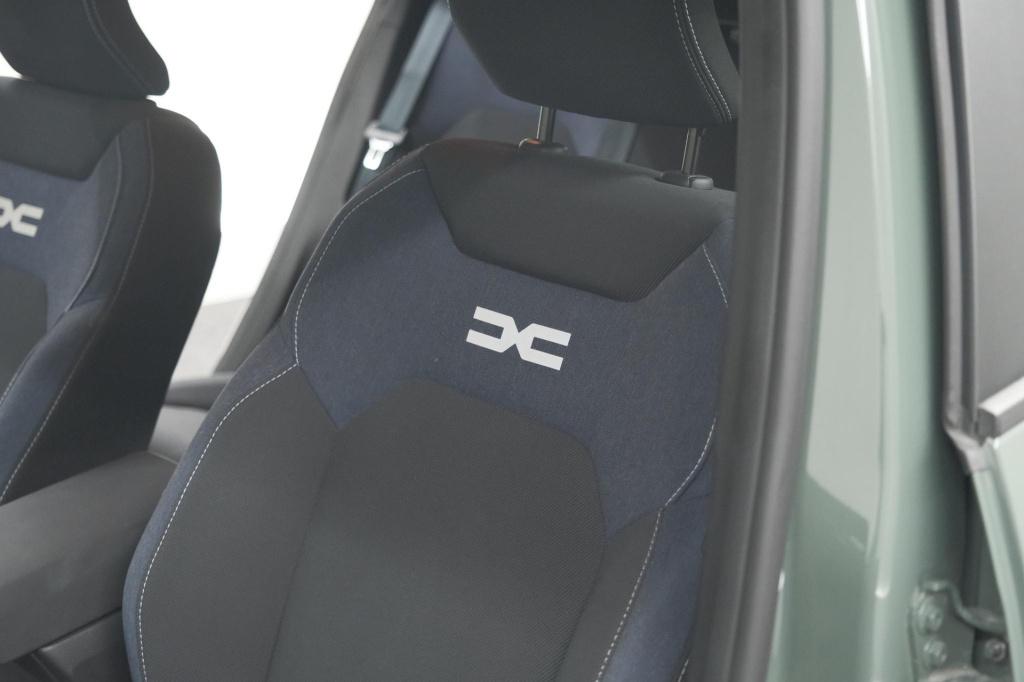 Dacia Duster mild hybrid 130 expression | camera | stoelverwarming | apple 