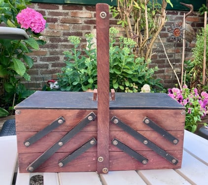 Vintage naaibox