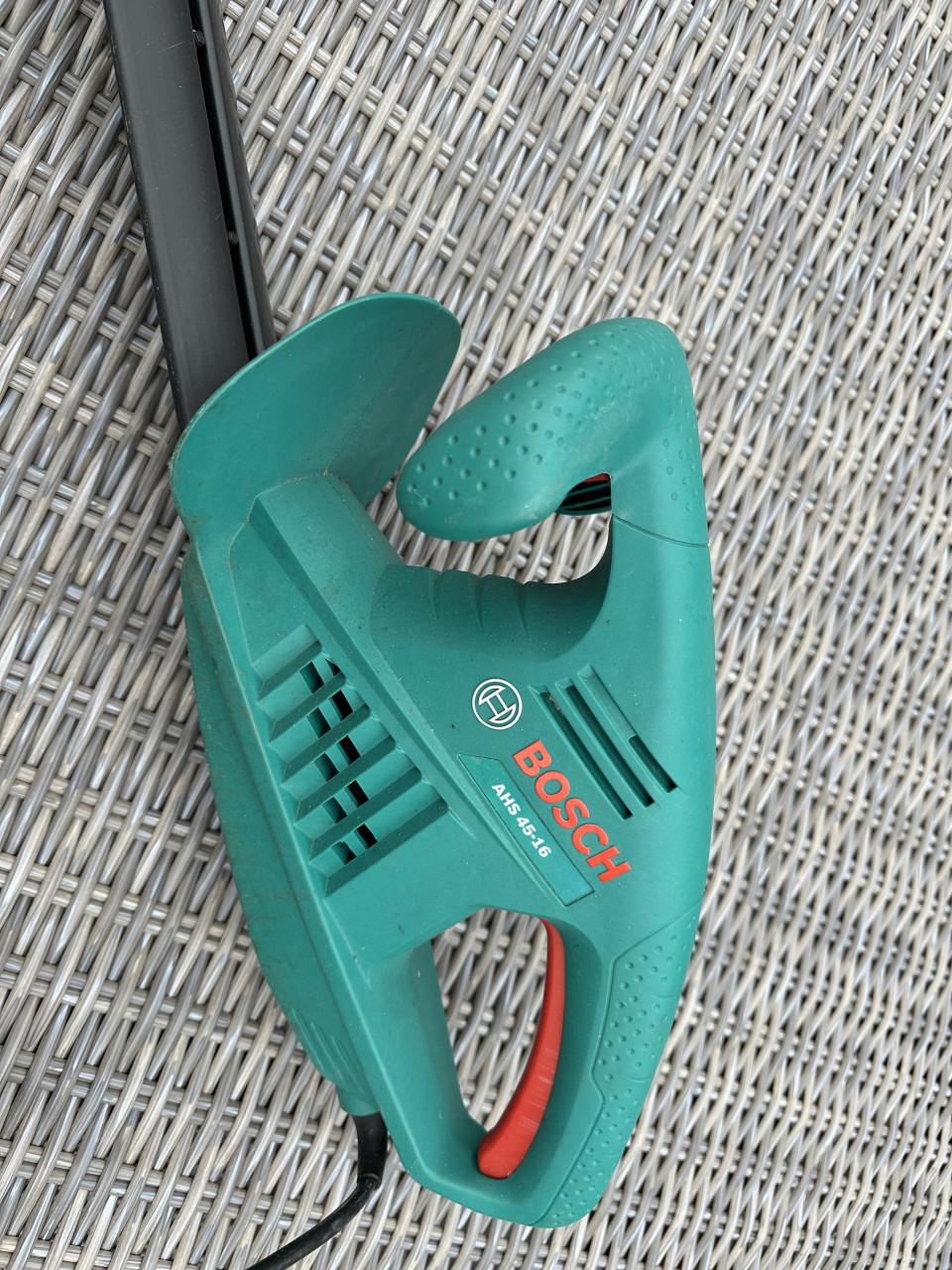 Elektrische heggenschaar is de Bosch AHS 45-16