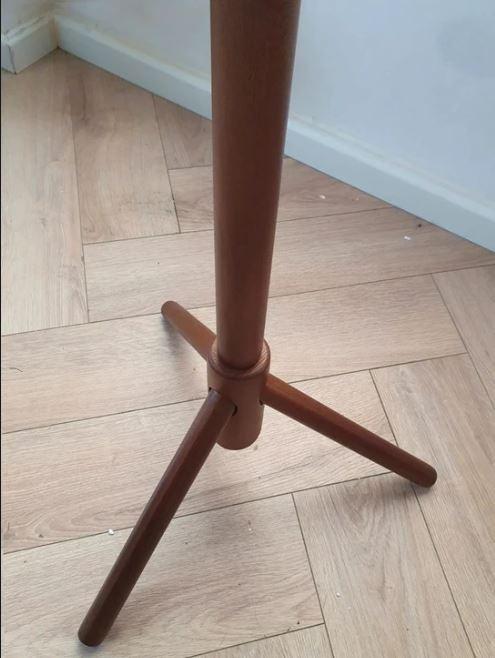 Bayt staande kapstok – 8 haken | bruin | Houten garderoberek | nieuw