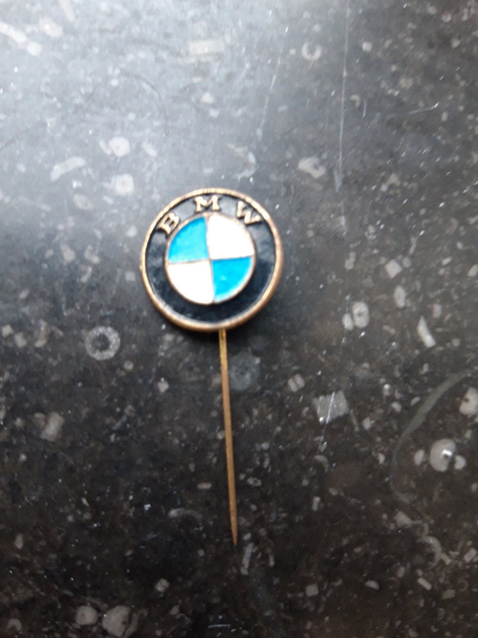 Speldjes automerken metaal o.a. Vauxhall, BMW, Morris, Ford, DAF enz