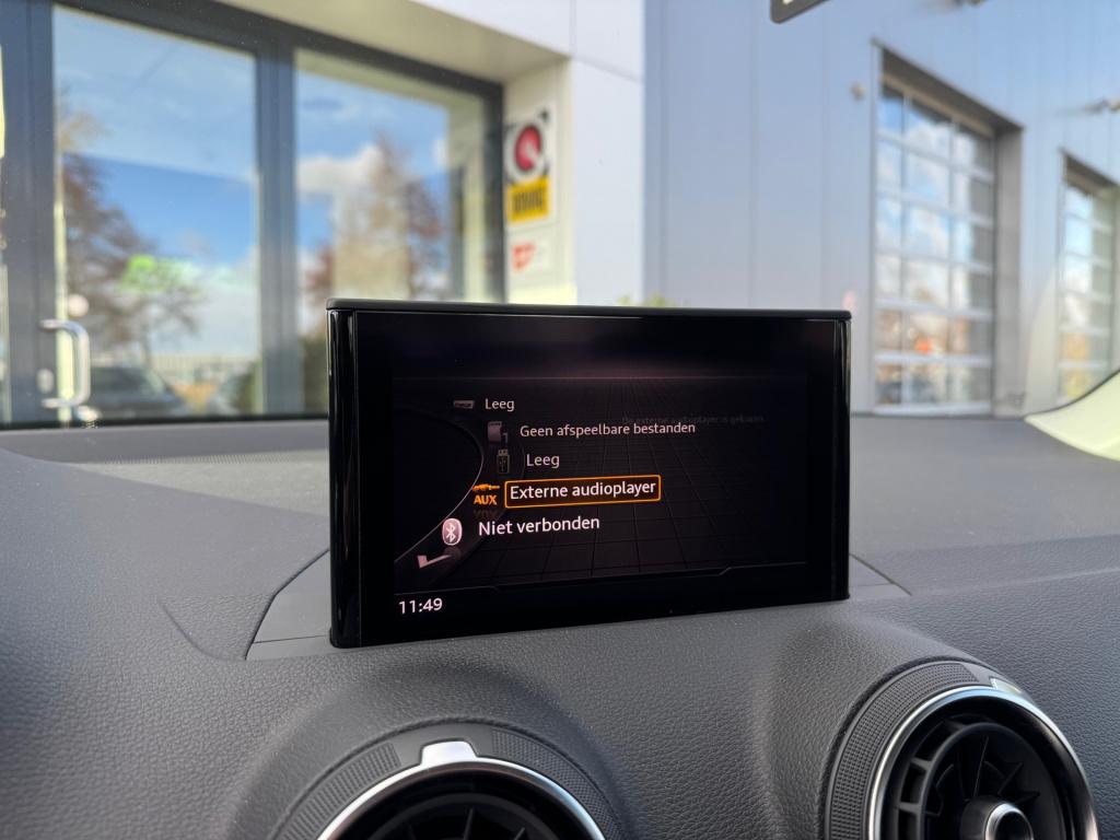 Audi Q2 30 tfsi sport edition* black pack * stoelverwarming * keyless