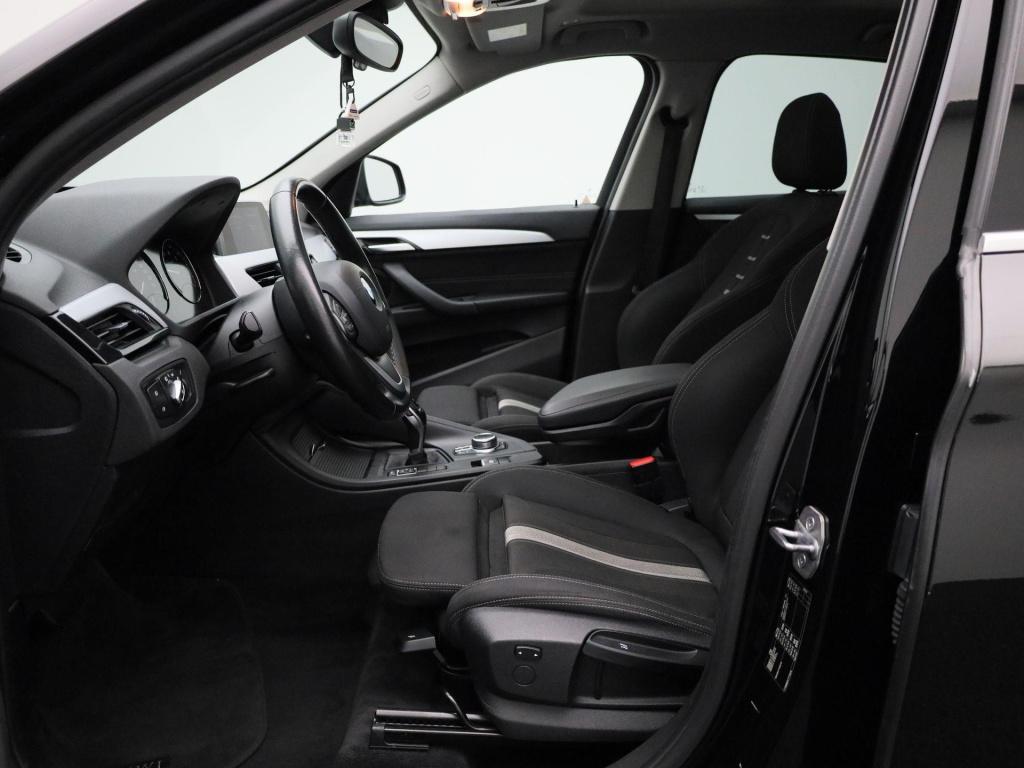 BMW X1 sdrive20i executive | automaat | apple carplay / android auto | pano