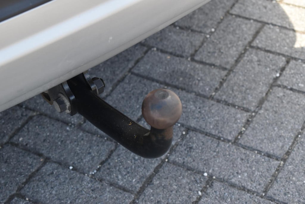 Ford Kuga 1.5 titanium | volledig dealer onderhouden | trekhaak | 1800kg tr