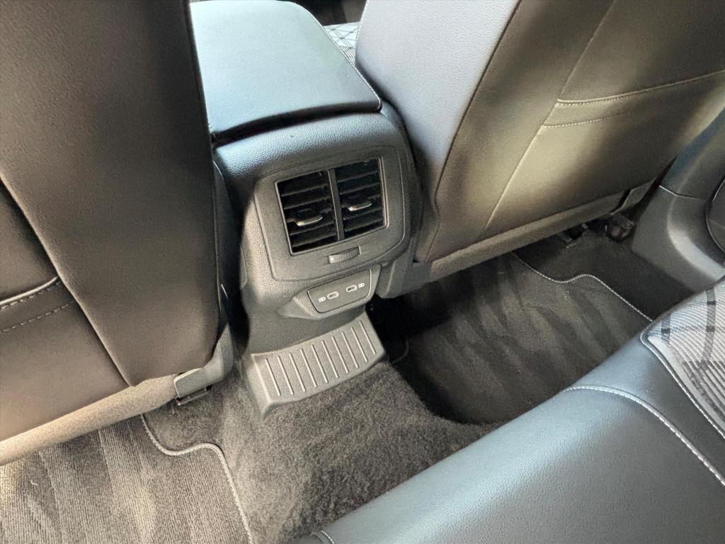 Volkswagen T-roc 1.5 tsi 150pk 7-dsg r-line|elek.klep|camera|dode hoek|iq l