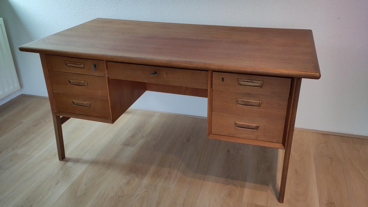 Vintage bureau + bijpassend meubel