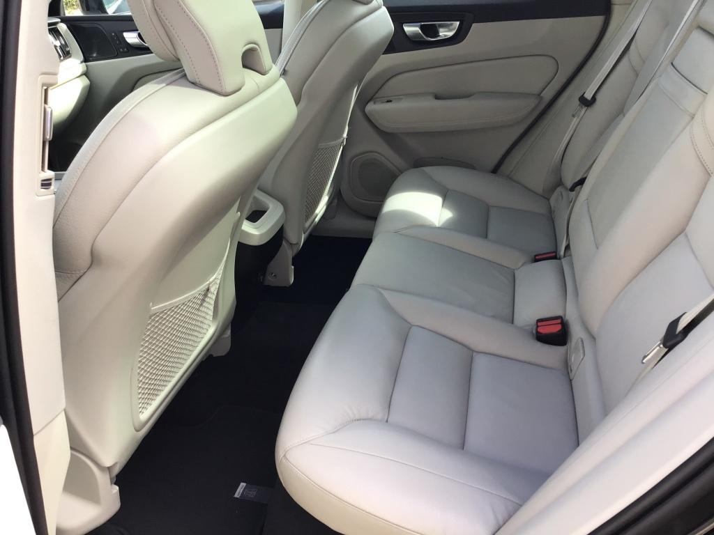 Volvo XC60 2.0 t5 awd inscription luxury luchtvering