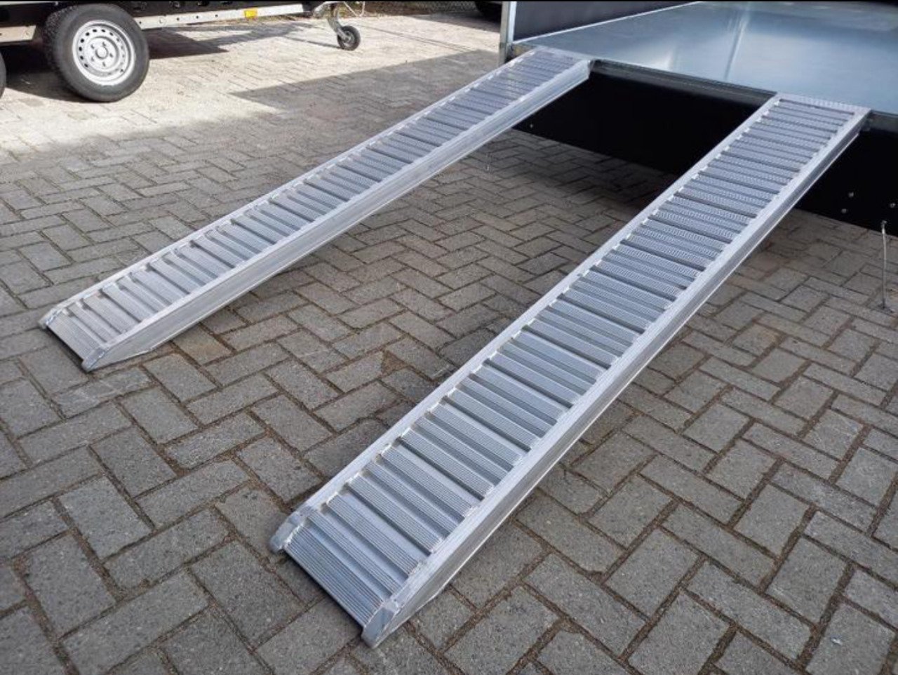 Nieuwe opRijplaten 1500 kg stuk