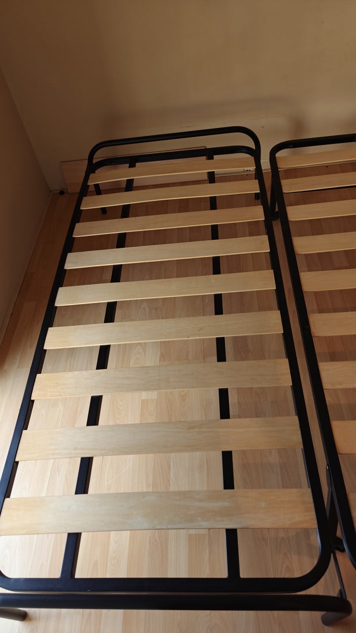 Bed onderschuifbaar 2 x 1 persoons