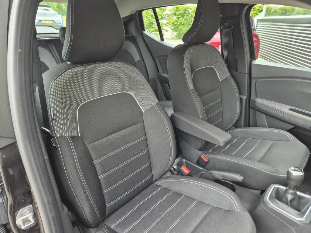 Dacia Sandero 1.0 tce 90 comfort all season, trekhaak, navigatie, p-hulp, a