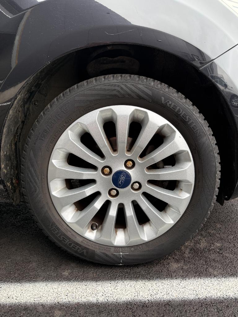 Ford KA 1.2 - titanium - airco