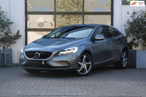 Volvo V40 1.5 t2 momentum automaat - pdc rondom + camera - full led - navi 