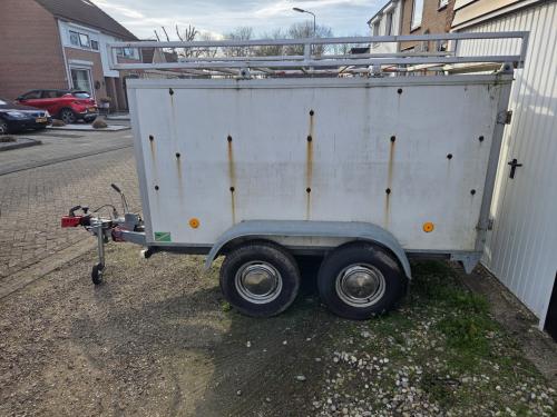 Aanhangwagen gesloten
