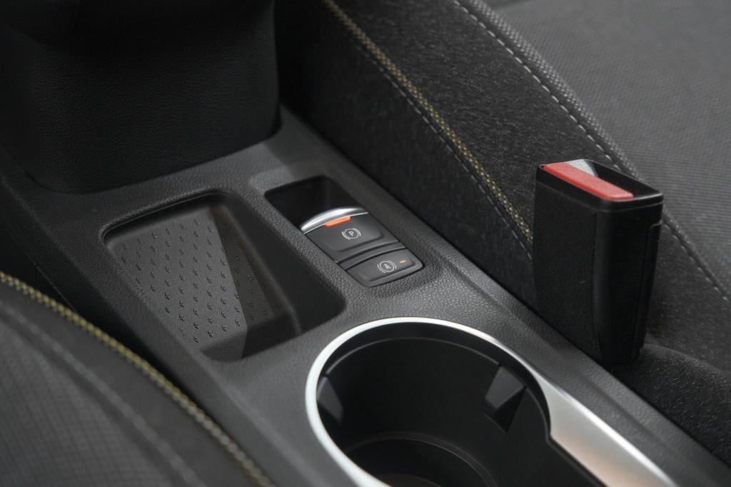 Renault Captur mild hybrid 160 edc techno | camera | navigatie | apple carp